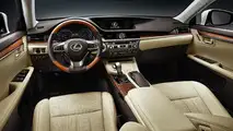 Makyajlı Lexus ES