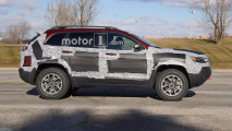 Jeep Cherokee restyling, le foto spia