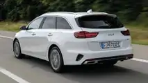 2022 Kia Ceed Sportswagon PHEV European-spec 1