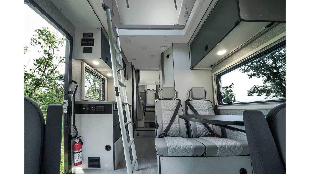 Кемпер Winnebago Ekko Pop Top