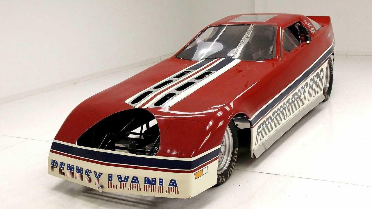 Il dragster Corvette C4 del 1984 col motore di un jet