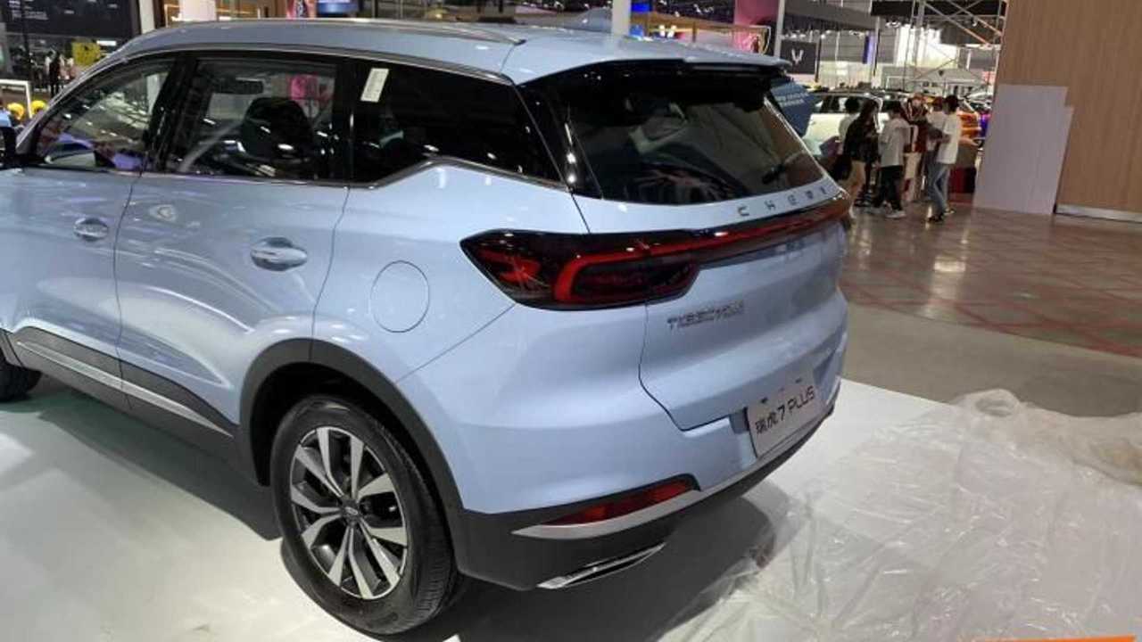Chery Tiggo 7 Plus - três quartos traseira
