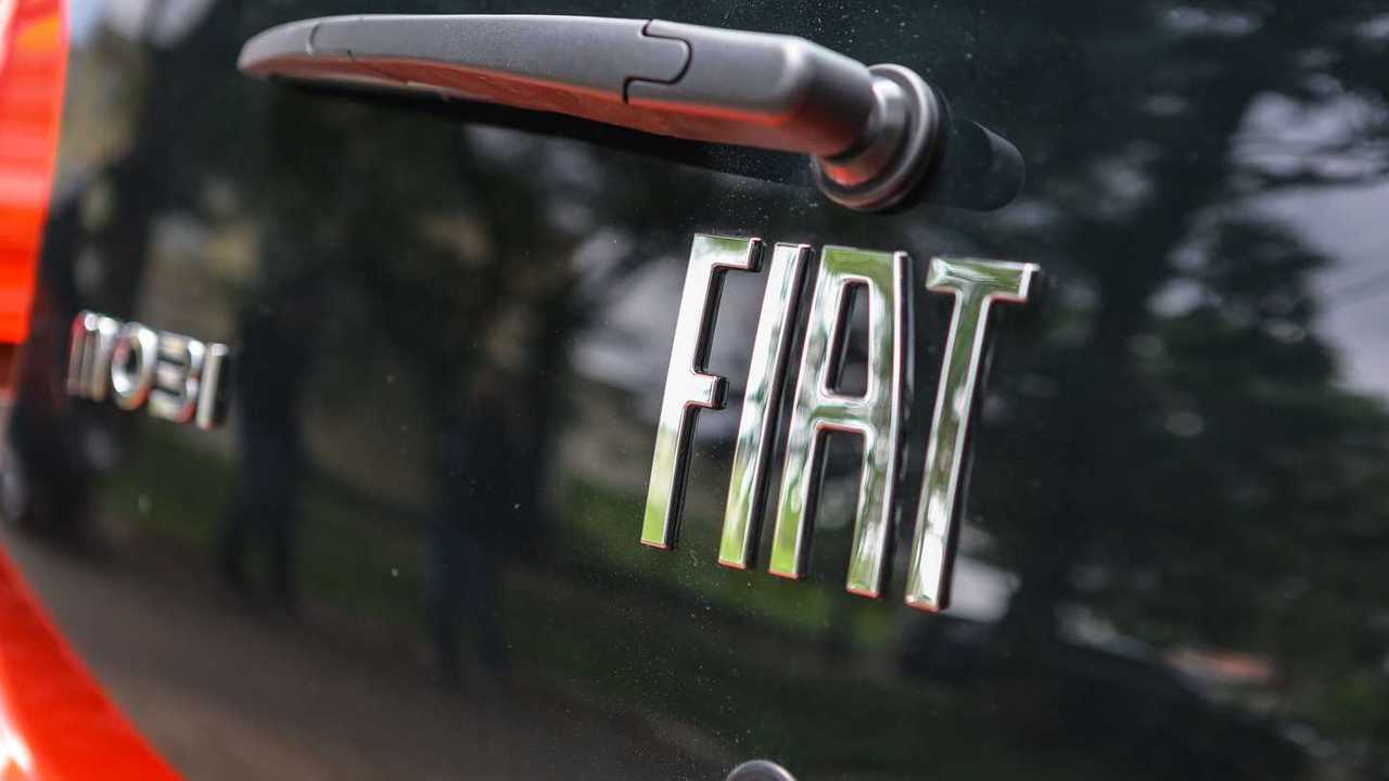 Logo traseiro Fiat Mobi Like