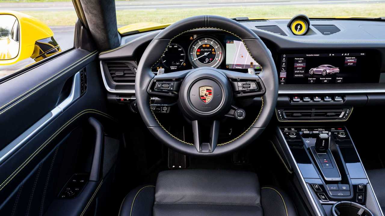 Porsche 911 Turbo S interrior