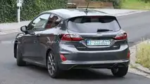 Ford Fiesta foto spia restyling 2022