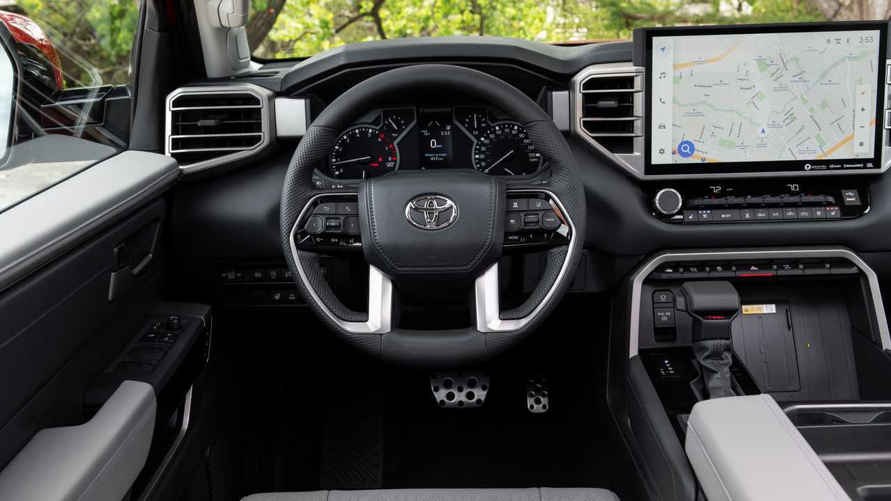 Toyota Tundra 2022 - Prova su strada Interni