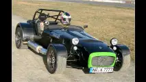 Caterham im Lotus-Kleid