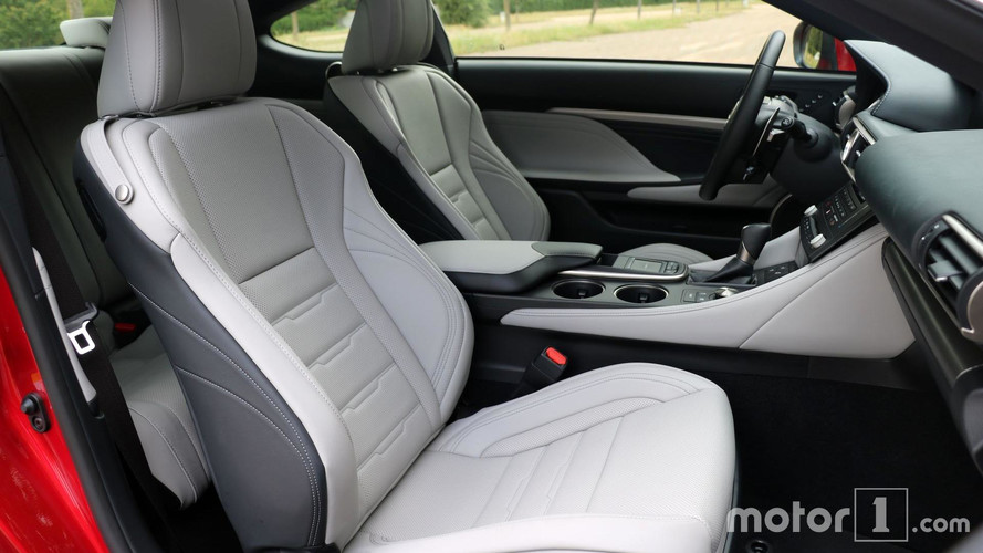 Lexus RC 300h (2017)