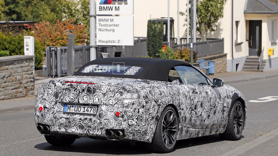 BMW M8 Convertible casus fotoğraflar