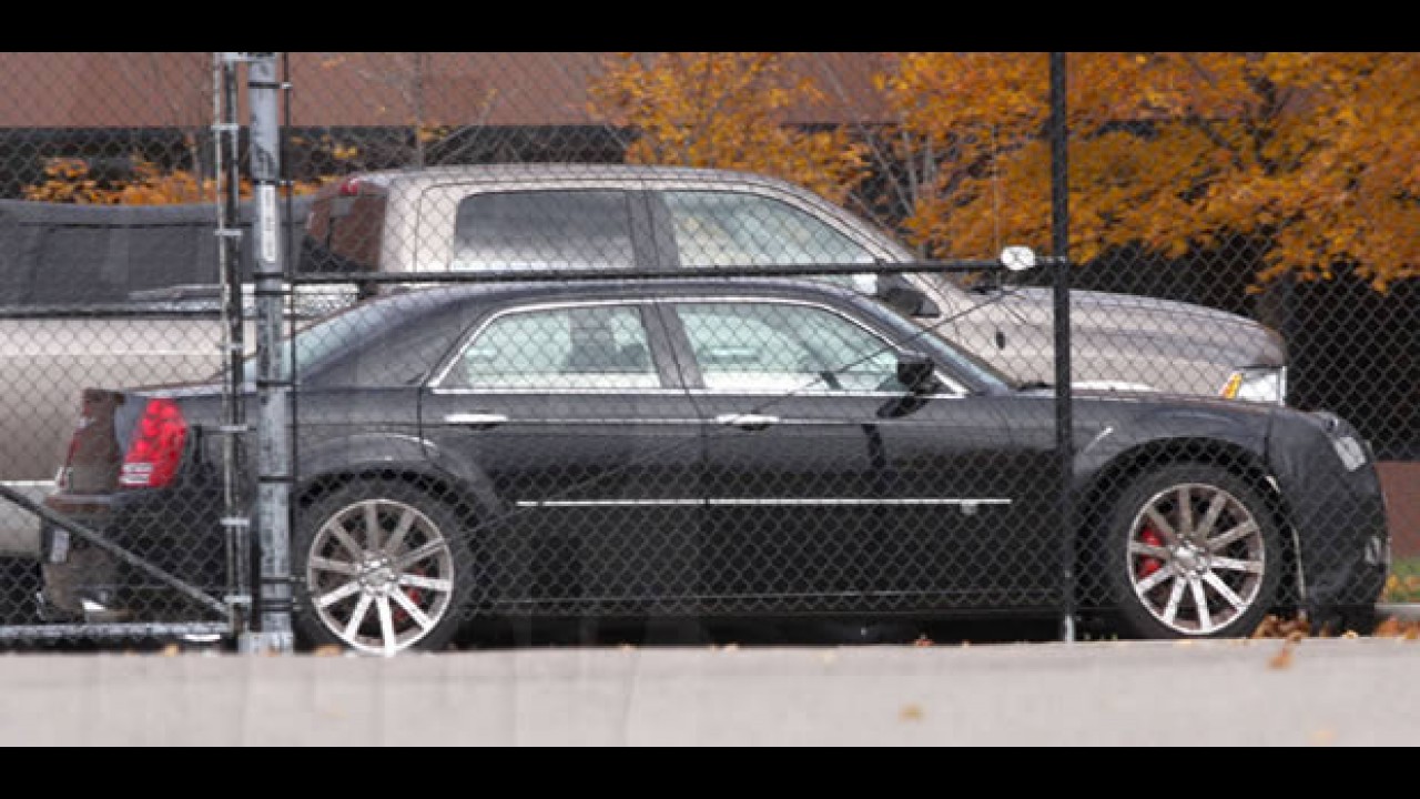 Chrysler 300C receberá atualização em breve