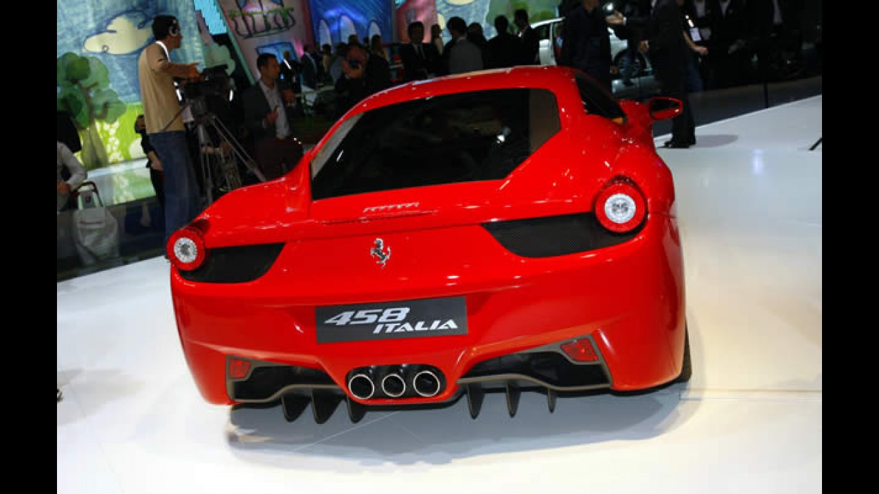 Salão de Frankfurt: Nova Ferrari 458 Italia - Veja fotos em alta resolução da apresentação oficial