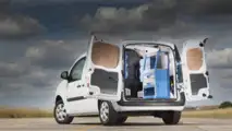 Ready4Work uygulamalı, raf ve depolama çözümleri sunan Renault Kangoo