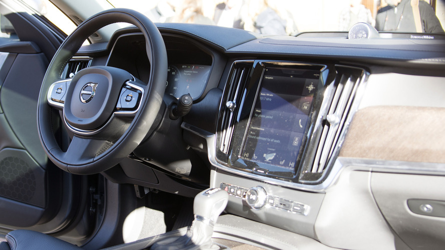 2017 Volvo V90 Cross Country