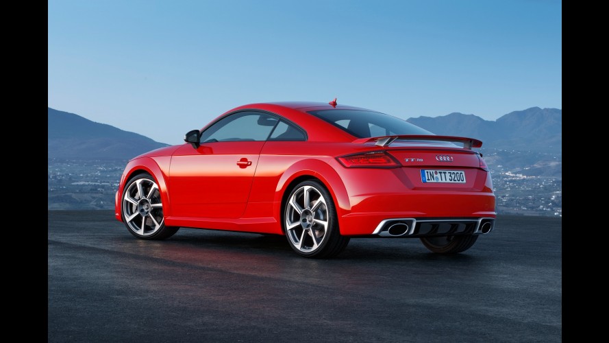 400 bg gücündeki Audi TT RS Coupe ve Roadster tanıtıldı