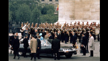 Georges Pompidou war der Nachfolger de Gaulles als Staatspräsident. Hier ist er 1972 an der Seite der Queen im offenen Citroën SM zu sehen.