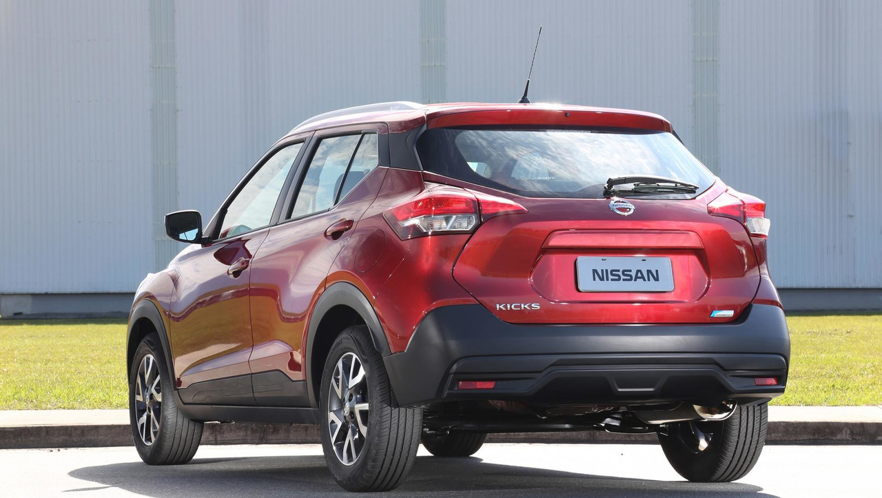 Nissan Kicks S CVT
