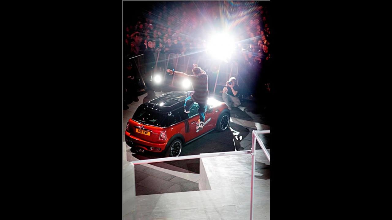 MINI vira obstáculo no Red Bull Art of Motion em São Paulo