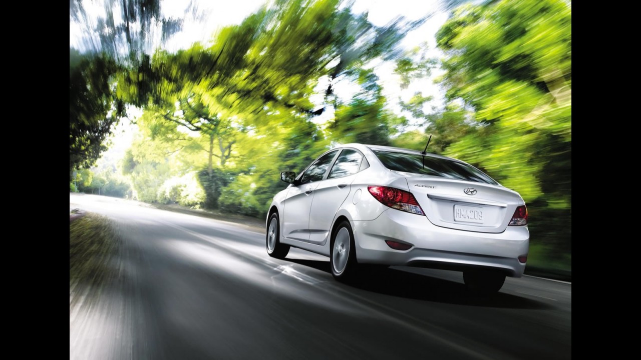 Hyundai divulga imagens e detalhes Accent 2012 para os EUA - Preços começam em US$ 12.445