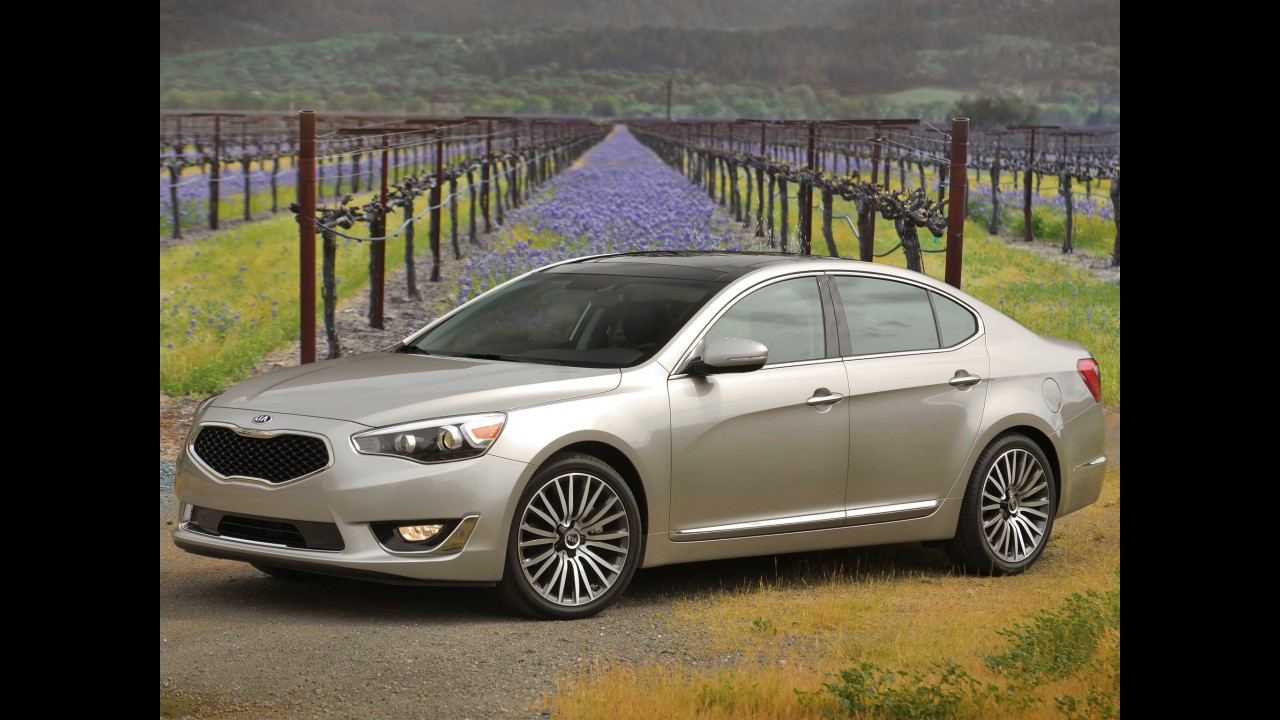 Reestilizado, Kia Cadenza 2014 chega ao Brasil no mês que vem