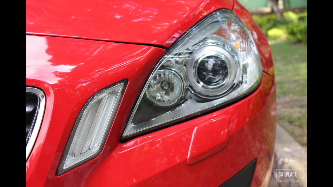 Garagem CARPLACE: Todos os detalhes do visual do Volvo S60 T5 2012