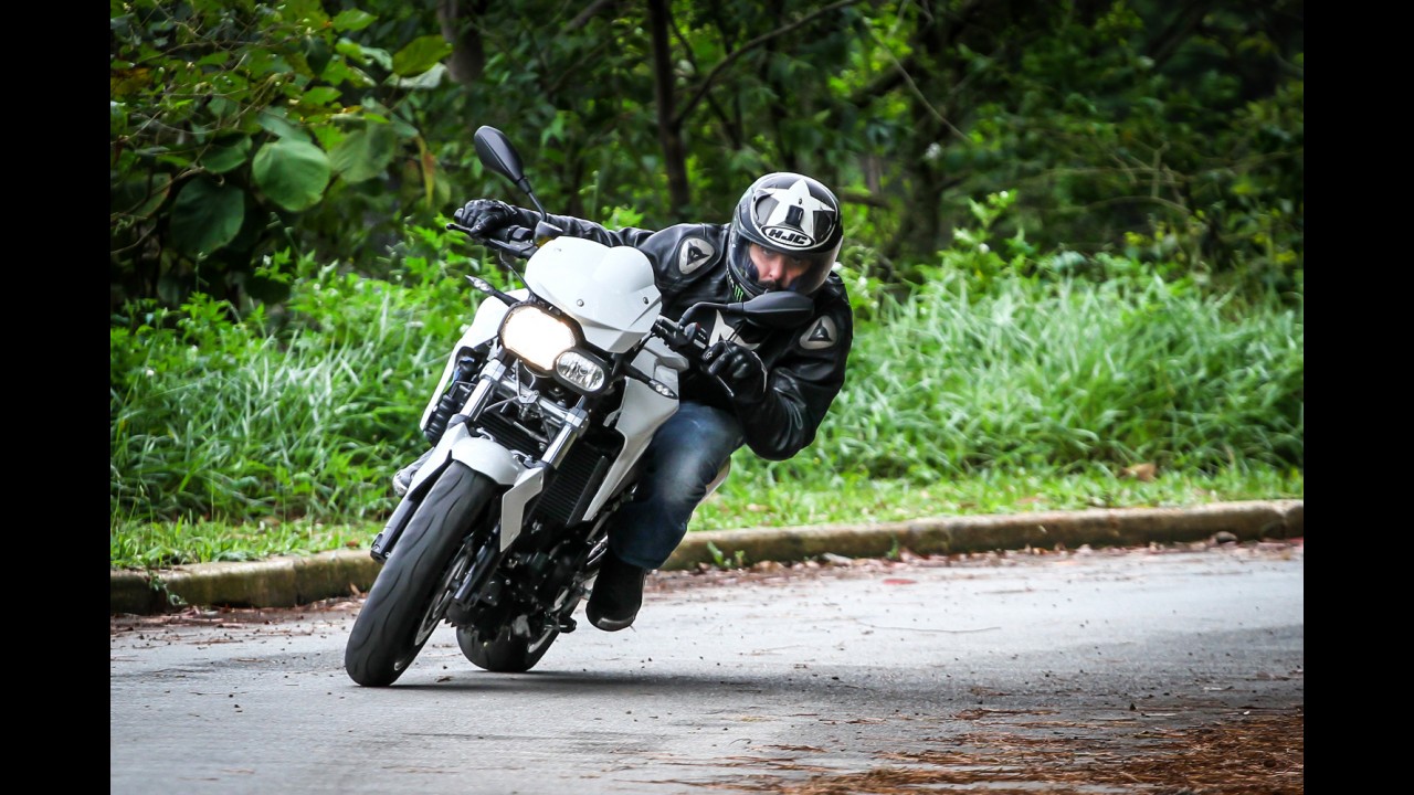 Avaliação: Kawasaki Z800 e BMW F800R - esportividade em quatro ou dois cilindros?
