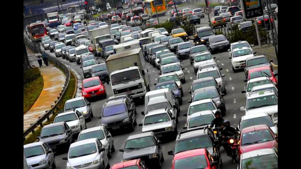 Pesquisa revela que Recife é a cidade com o pior trânsito do Brasil