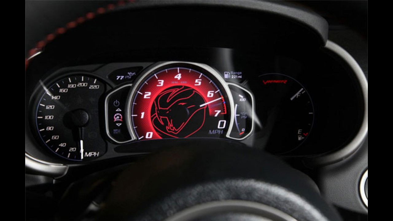 Dodge revela Viper SRT 2015 com mais potência e edições especiais