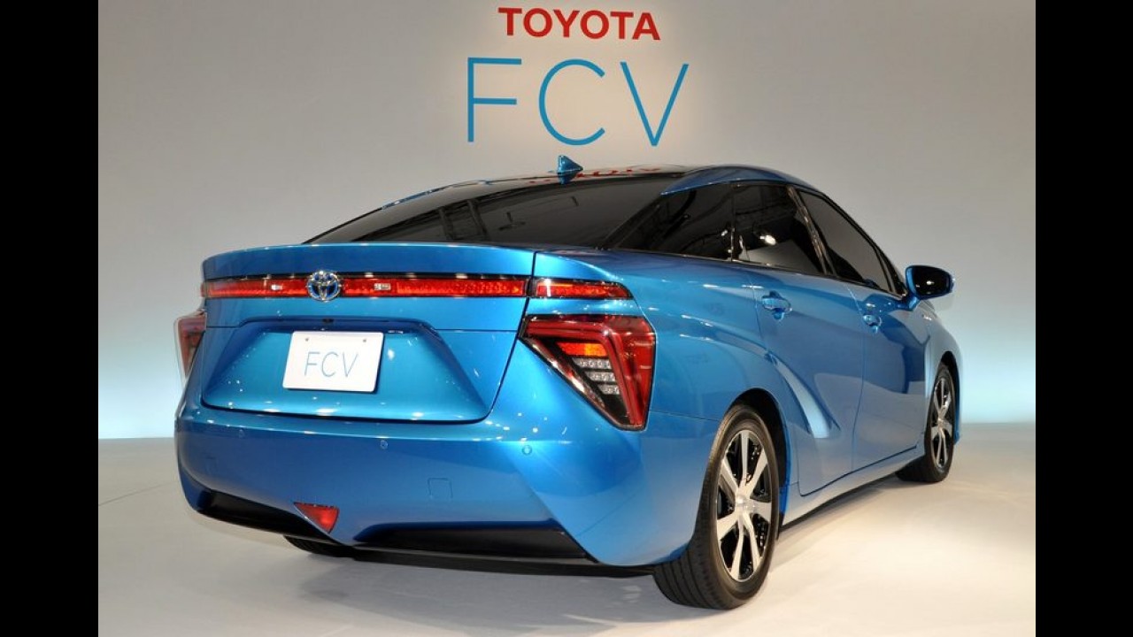 Esta é a versão final do Toyota FCV movido a hidrogênio que chega em 2015