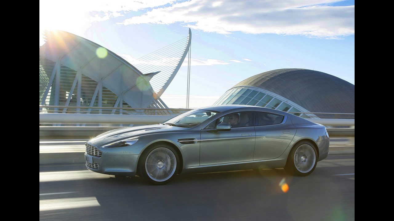 Essa doeu! Vídeo flagra acidente com Aston Martin Rapide