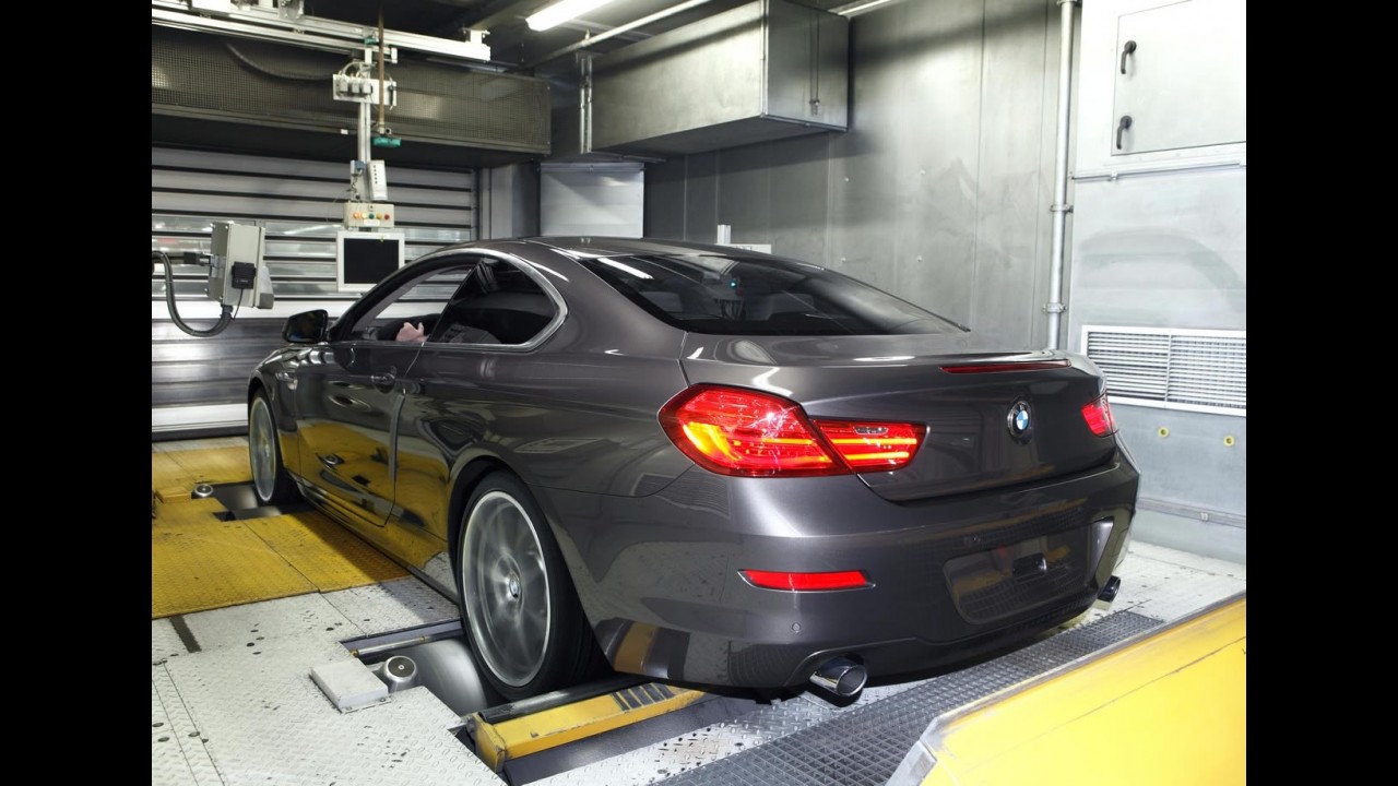 BMW Série 6 Coupé 2012 é revelada oficialmente - Veja galeria de fotos em alta resolução