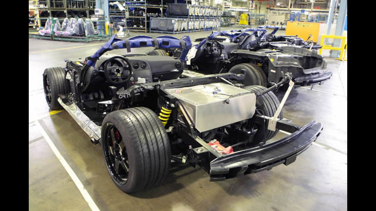 Máquina: Primeira unidade do Dodge Viper SRT10 ACR-X 2010 sai da linha de montagem