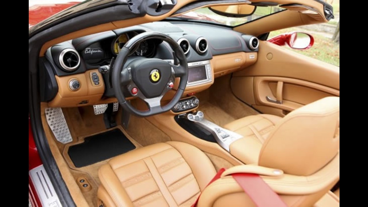 Salão de Paris: Nova Ferrari California HELE
