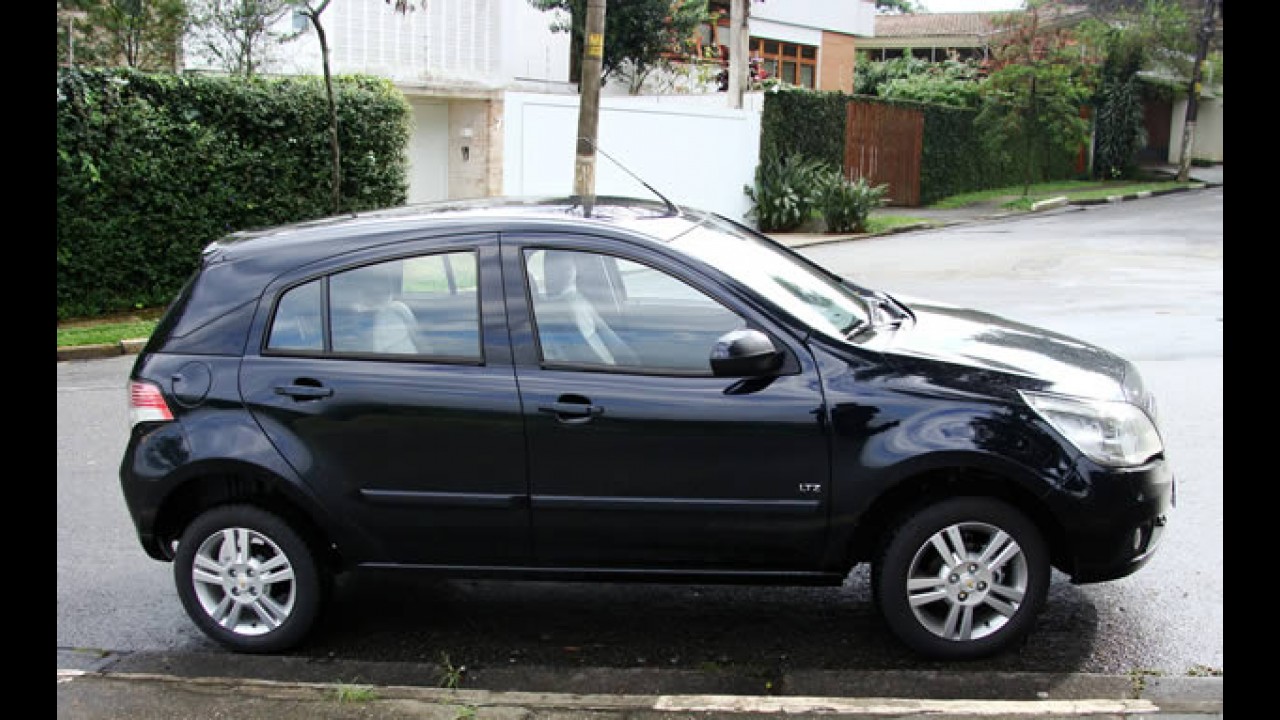 Garagem CARPLACE: Comparativo Novo Volkswagen Fox x Chevrolet Agile