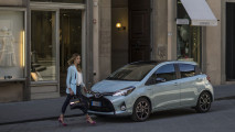 Toyota Yaris Hybrid by Glamour