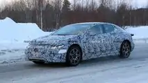Mercedes-Benz EQE, fotos espía