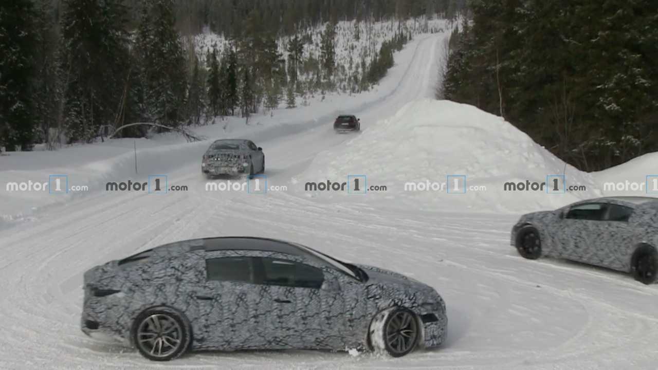 Mercedes-Benz EQE, foto spia sulla neve