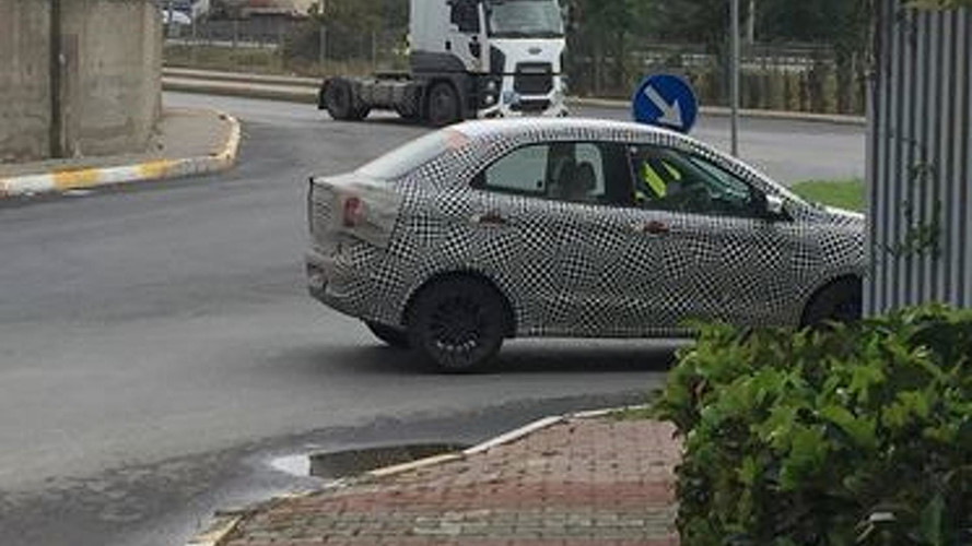 Ford Fiesta Sedan casus foto