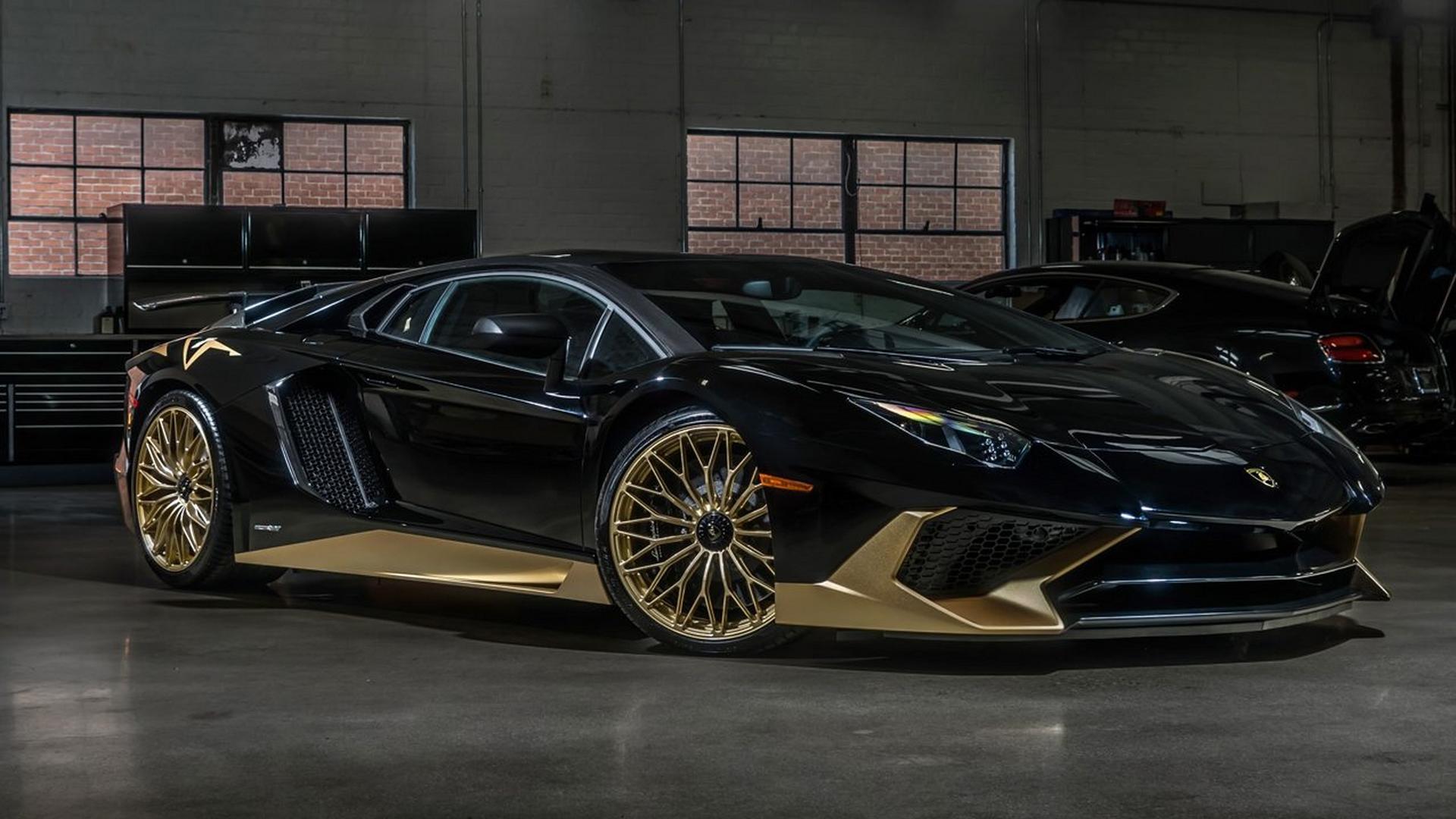 Cette Aventador SV est du genre Blingbling