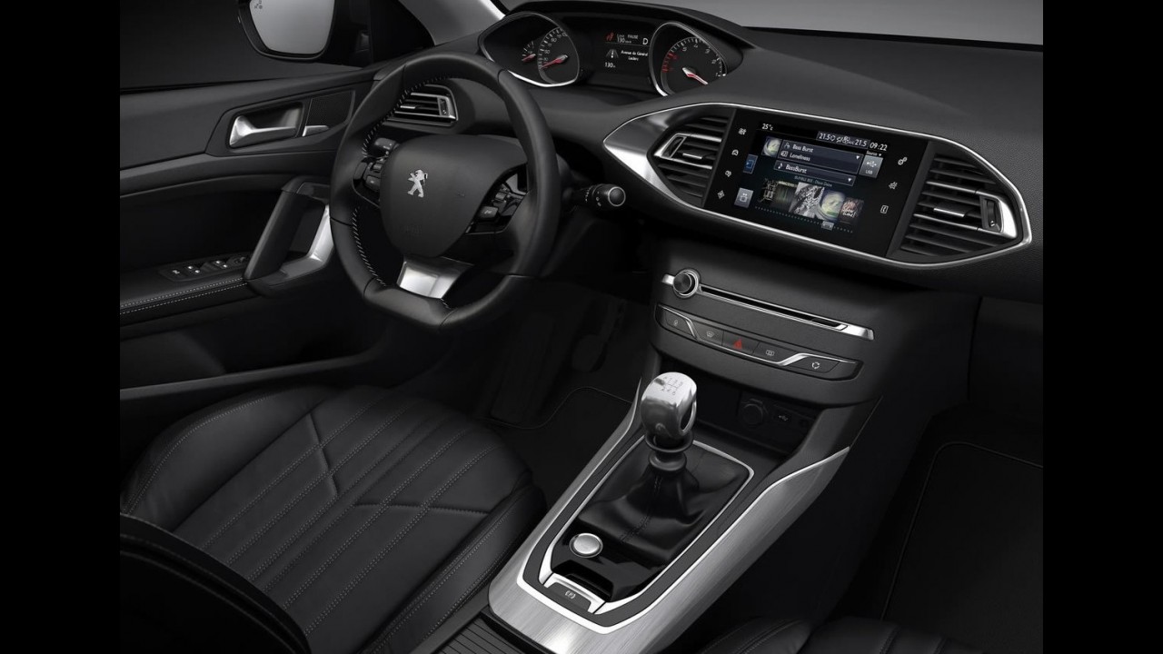 Novo Peugeot 308 europeu ganhará sobrenome para estreia no Brasil