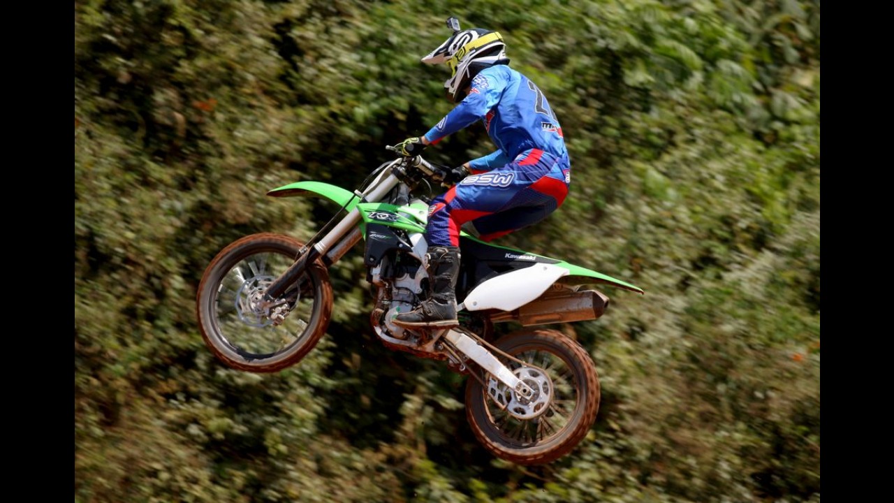 Kawasaki apresenta linha off-road 2016; KX450F é destaque