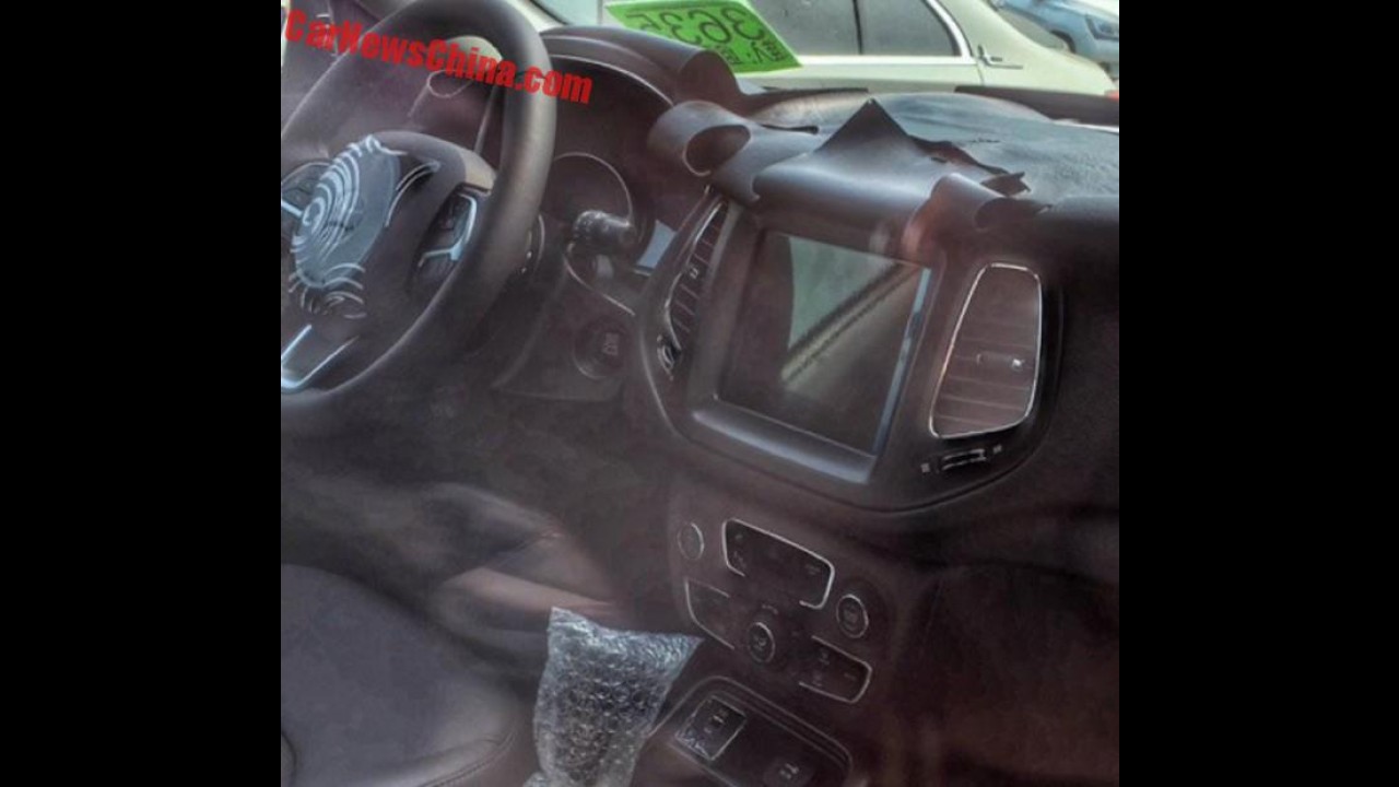 Flagra! Este é o painel do novo Jeep Compass 2017, próximo SUV nacional