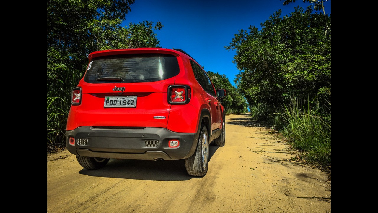 Jeep Renegade lidera segmento em outubro; diesel responde por 24% das vendas