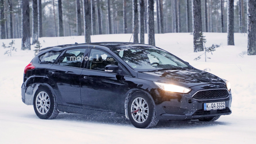 2019 Ford Focus wagon test mule spy photo