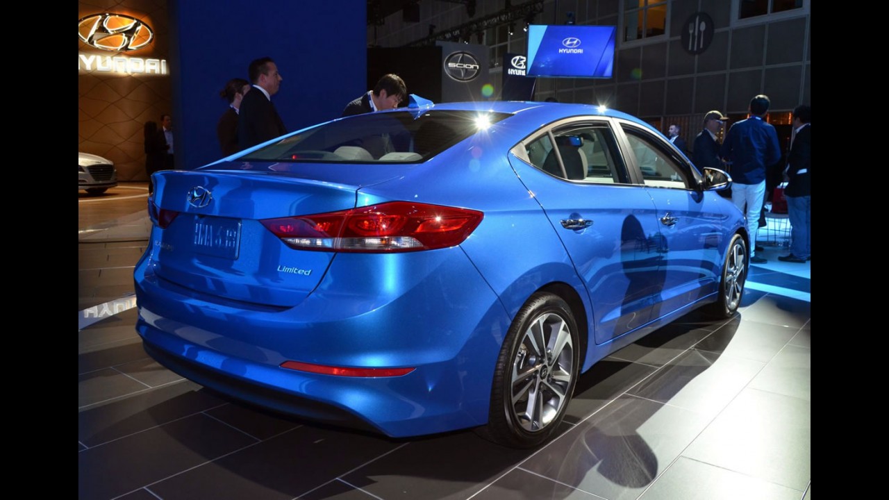 Segredo: Novo Hyundai Elantra deve chegar assim que acabar estoque do atual