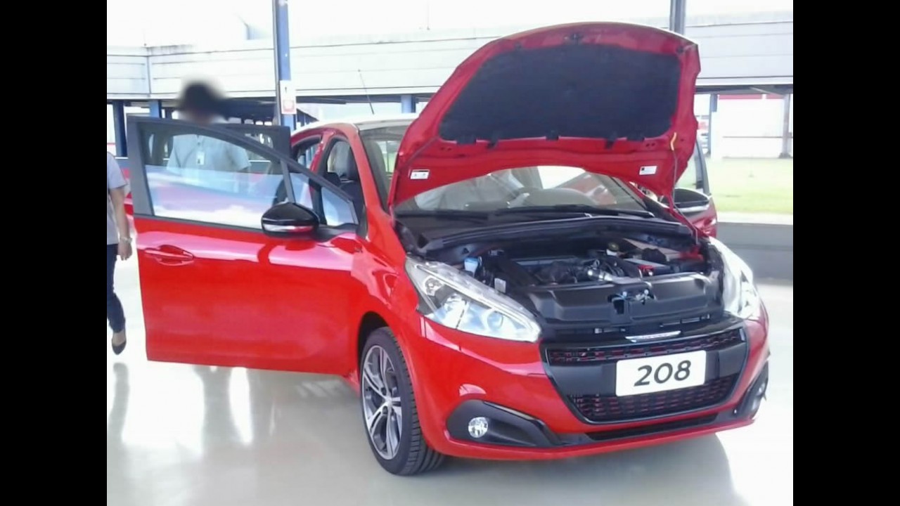 Novo flagra revela o "coração turbinado" do Peugeot 208 GT