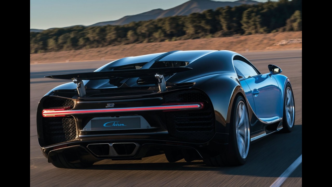 Flagra: Bugatti Chiron de 1.521 cv aparece estacionado em rua de Nova York