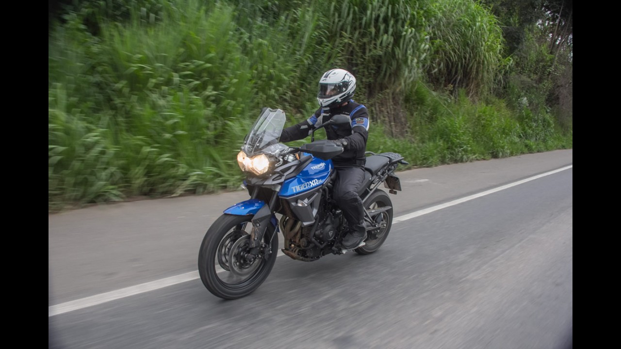 Volta Rápida: Triumph Tiger 800 ganha banho de tecnologia na linha 2015