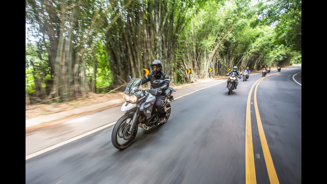Volta Rápida: Triumph Tiger 800 ganha banho de tecnologia na linha 2015