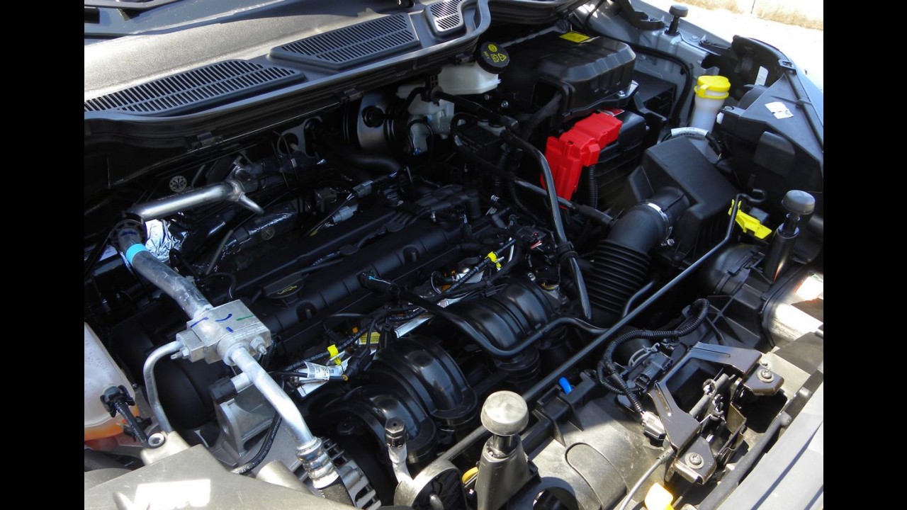 Volta Rápida: EcoSport 1.6 mostra disposição com câmbio Powershift