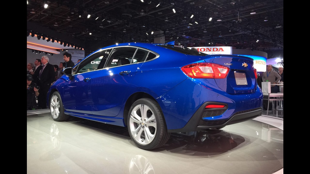 Contato: novo Cruze agrada pelo estilo e espaço, mas interior ainda é simples